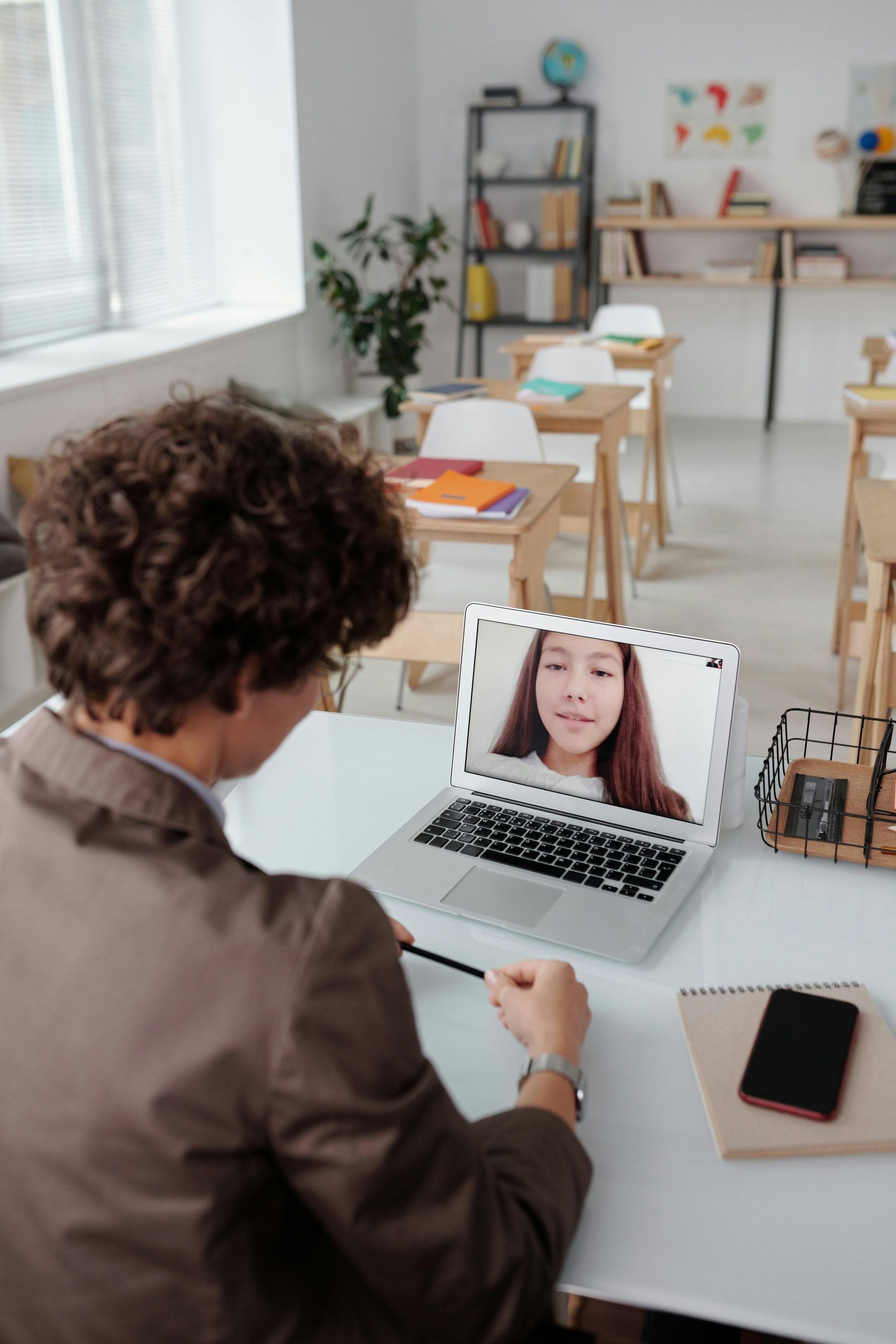 pexels-max-fischer-5212657 AI 101 for Educators: A Comprehensive Guide to Classroom Integration